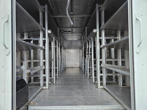 Used 2021 Isuzu NPR image 10