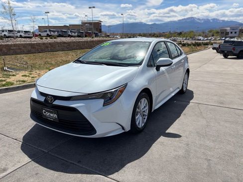Used 2025 Toyota Corolla LE w/ LE Premium Package image 3