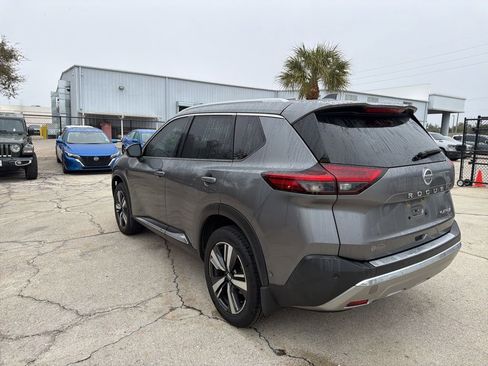 Used 2021 Nissan Rogue Platinum image 7