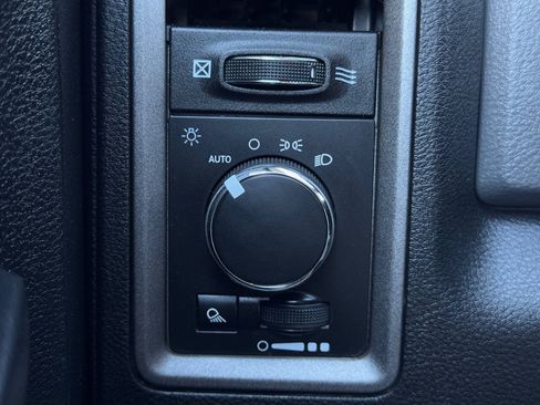 Used 2018 RAM 1500 Tradesman w/ Chrome Appearance Group AWD/4WD image 26