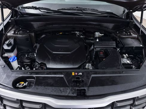 Certified 2025 Kia Telluride S image 13