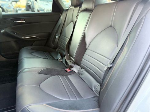 Used 2021 Toyota Avalon XSE image 11