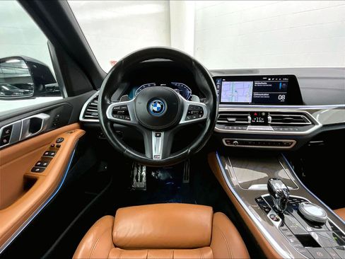 Used 2022 BMW X5 xDrive45e w/ M Sport Package AWD/4WD image 4