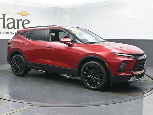 Used 2024 Chevrolet Blazer LT w/ LPO, Black Grille Bar Package FWD image 6