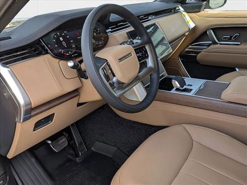 New 2025 Land Rover Range Rover SE image 3