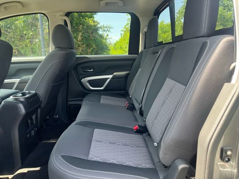 Used 2024 Nissan Titan SV w/ SV Convenience Package AWD/4WD image 6