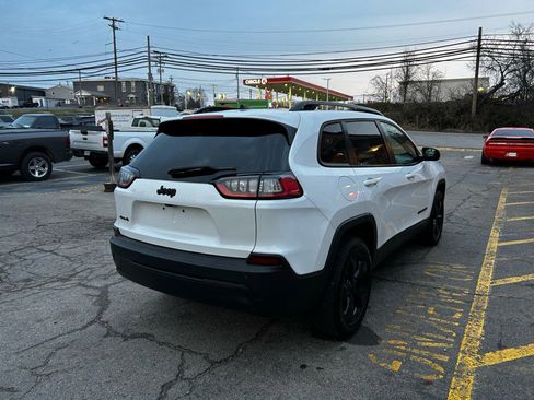 Used 2019 Jeep Cherokee Latitude Plus image 5