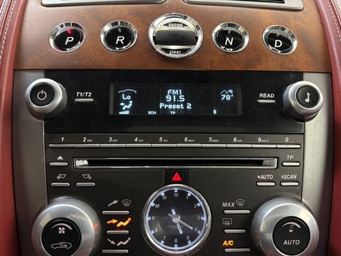 Used 2014 Aston Martin DB9 Volante RWD image 21
