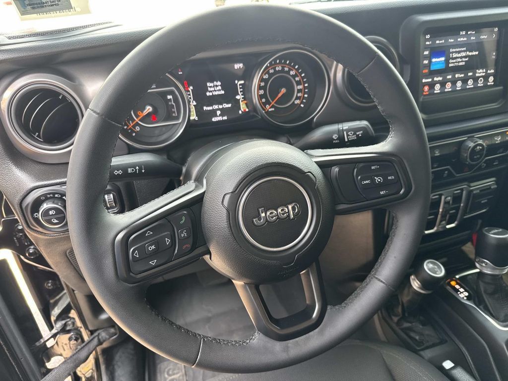Used 2023 Jeep Gladiator Sport AWD/4WD image 22