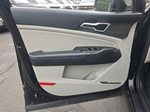 Used 2023 Kia Sportage EX image 13