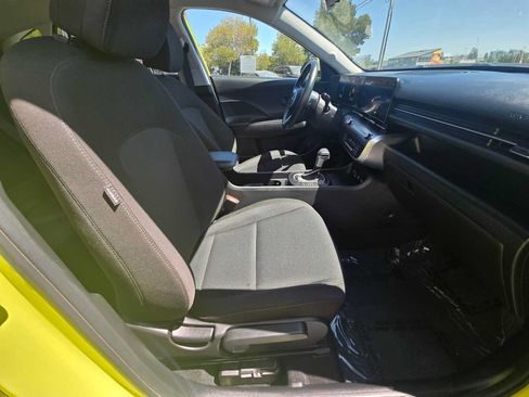 Used 2025 Hyundai Kona SEL AWD/4WD image 10