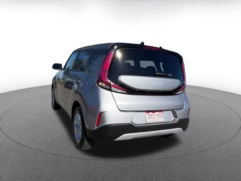 Used 2025 Kia Soul LX w/ LX Technology Package image 11