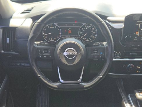 Certified 2024 Nissan Pathfinder SL FWD image 18