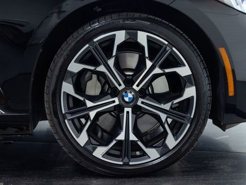 Used 2025 BMW 330i xDrive Sedan w/ Premium Package image 27