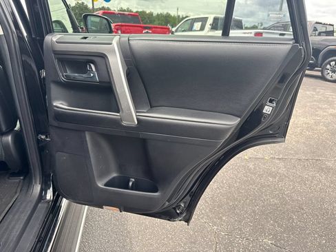 Used 2016 Toyota 4Runner Limited AWD/4WD image 17