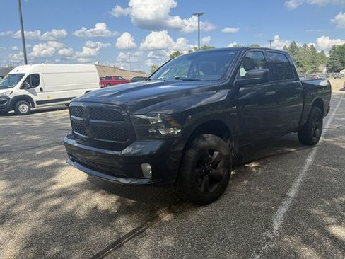 Used 2017 RAM 1500 Express w/ Black Ram 1500 Express Group AWD/4WD image 2