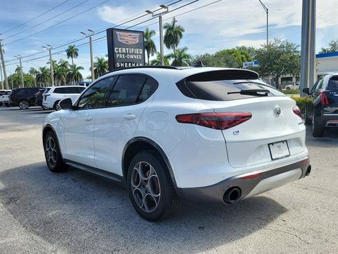 Used 2022 Alfa Romeo Stelvio Ti AWD/4WD image 4