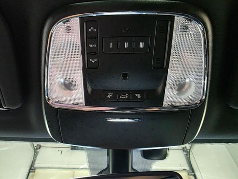 Used 2019 Jeep Grand Cherokee Altitude AWD/4WD image 38
