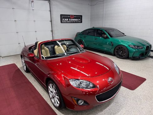 Used 2010 MAZDA MX-5 Miata Grand Touring w/ Premium Pkg RWD image 12
