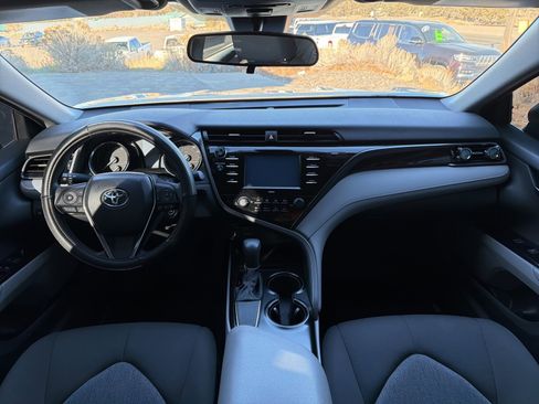 Used 2020 Toyota Camry LE image 12