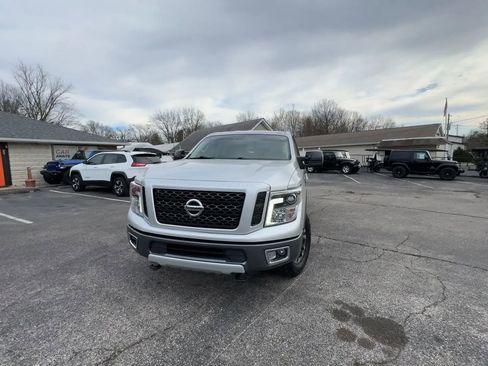 Used 2018 Nissan Titan PRO-4X image 3