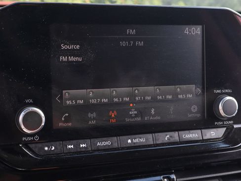 Used 2022 Nissan Pathfinder SV FWD image 29