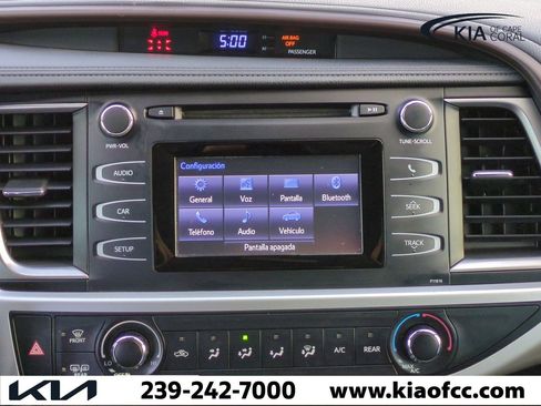 Used 2019 Toyota Highlander LE image 16