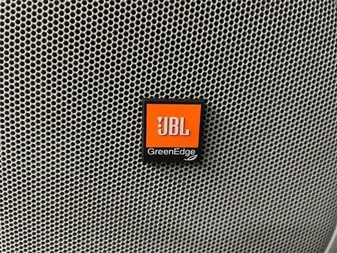 Used 2017 Toyota Highlander image 17