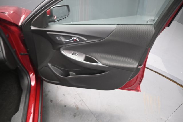 Used 2017 Chevrolet Malibu LT FWD image 12