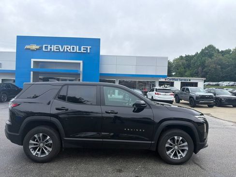 Used 2025 Chevrolet Equinox LT AWD/4WD image 2