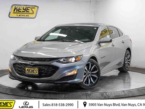 Used 2025 Chevrolet Malibu RS FWD image 1