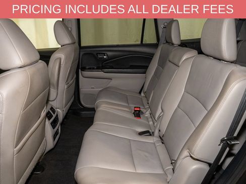 Used 2019 Honda Pilot Touring image 10