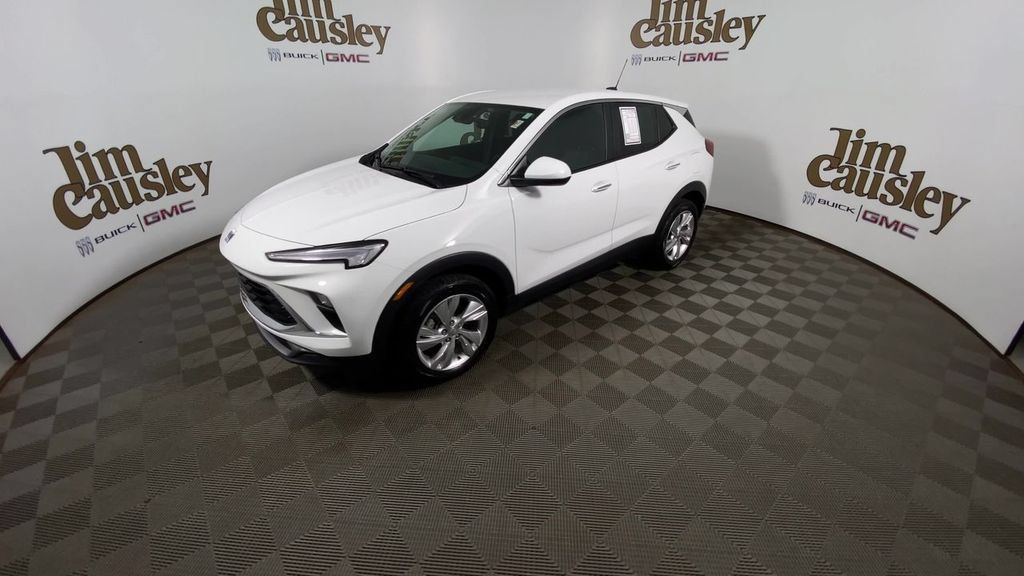 Used 2024 Buick Encore GX Preferred w/ Comfort Package AWD/4WD image 4