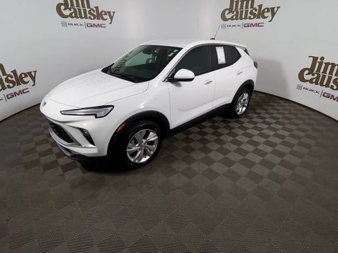 Used 2024 Buick Encore GX Preferred w/ Comfort Package AWD/4WD image 4