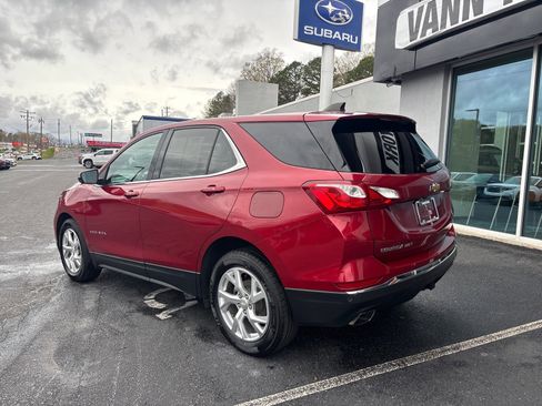 Used 2018 Chevrolet Equinox LT image 2