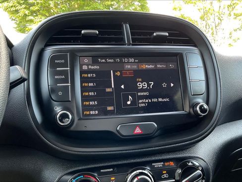 Used 2025 Kia Soul LX w/ LX Technology Package FWD image 31