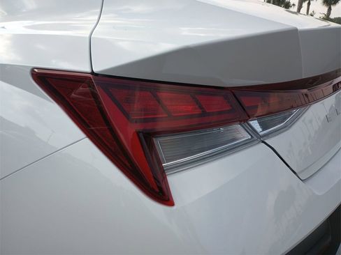 Certified 2024 Hyundai Elantra SEL w/ Convenience Package image 16