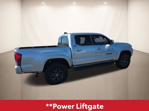 Used 2022 Toyota Tacoma SR5 w/ Technology Package image 5