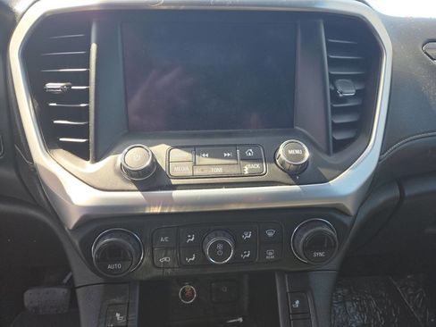 Used 2018 GMC Acadia SLT image 16