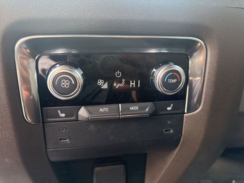 New 2026 GMC Yukon XL Elevation w/ LPO, Get Active Package image 38