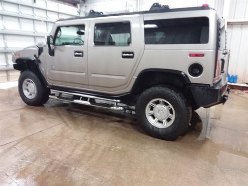 Used 2004 HUMMER H2 w/ Preferred Equipment Group AWD/4WD image 5