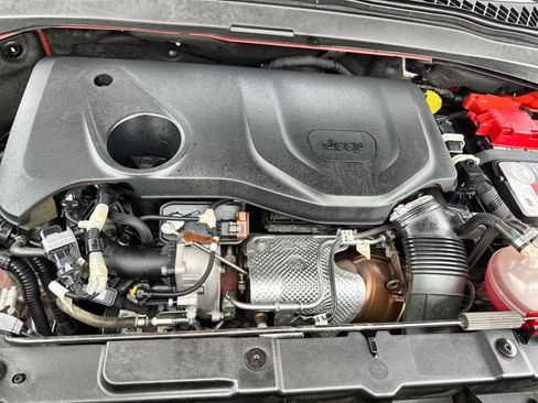 Used 2020 Jeep Renegade Latitude w/ Cold Weather Group image 27