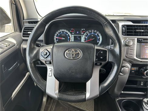 Used 2015 Toyota 4Runner SR5 AWD/4WD image 20