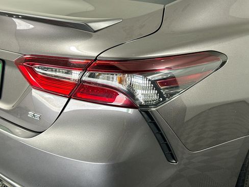 Used 2024 Toyota Camry SE w/ Cold Weather Package FWD image 33