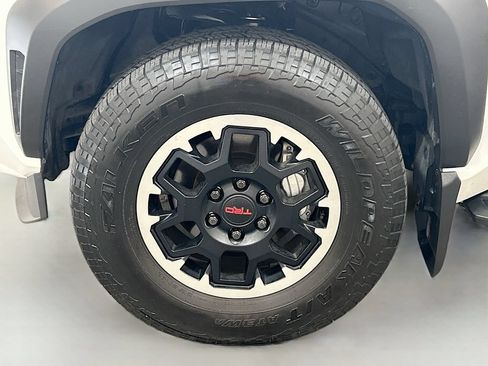 Used 2025 Toyota 4Runner TRD Off-Road AWD/4WD image 28