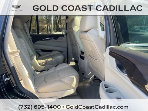 Used 2017 Cadillac Escalade Luxury image 9