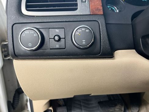 Used 2007 Chevrolet Tahoe LTZ w/ LTZ Preferred Equipment Group AWD/4WD image 19