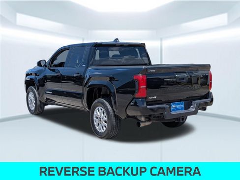 Used 2025 Toyota Tacoma SR5 AWD/4WD image 4