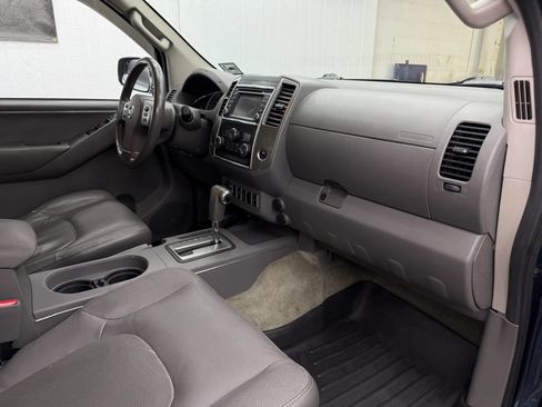 Used 2013 Nissan Frontier SL w/ Moonroof Pkg AWD/4WD image 7