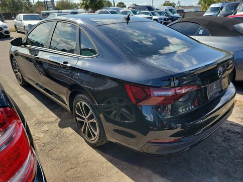 Used 2023 Volkswagen Jetta Sport image 4